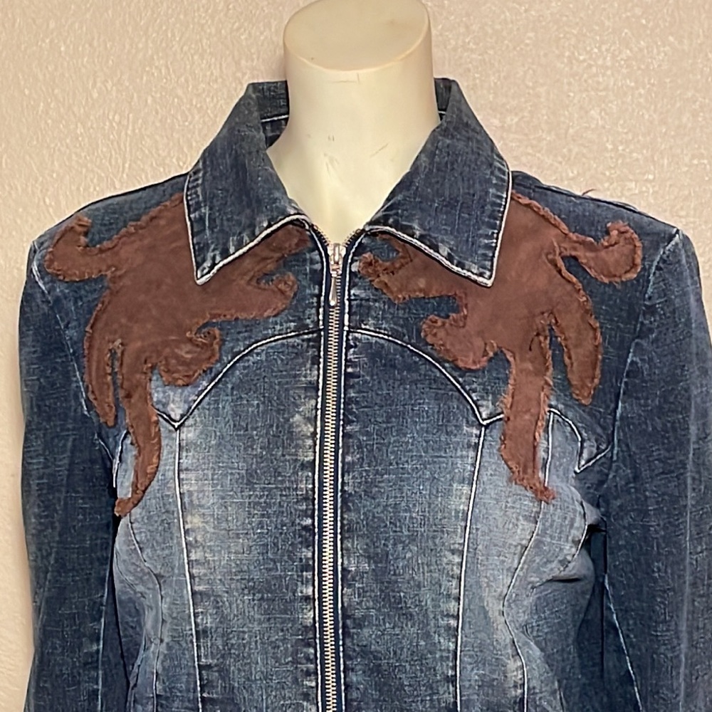 A.M.I Jean jacket - Picture 2 of 11